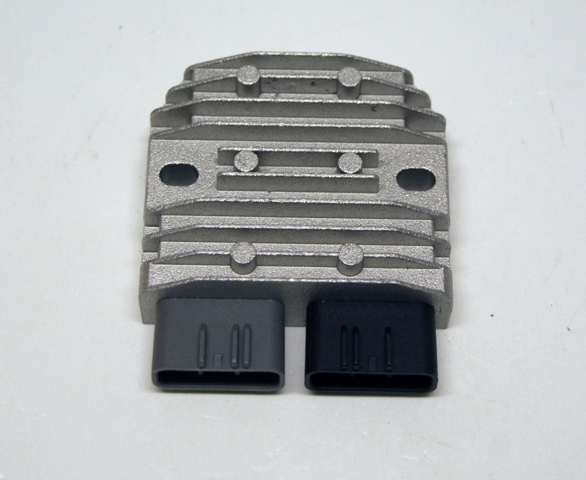 VOLTAGE REGULATOR 12V / 50A MOSFET, DZE 02425-04 image 1