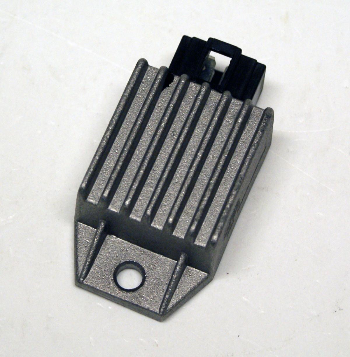 REGULATOR VOLTAGE 12V / 8A, 02010-0432800-31C21 / 2JA-81960-A0-00 1KH-81960-00-00 thumbnail 3