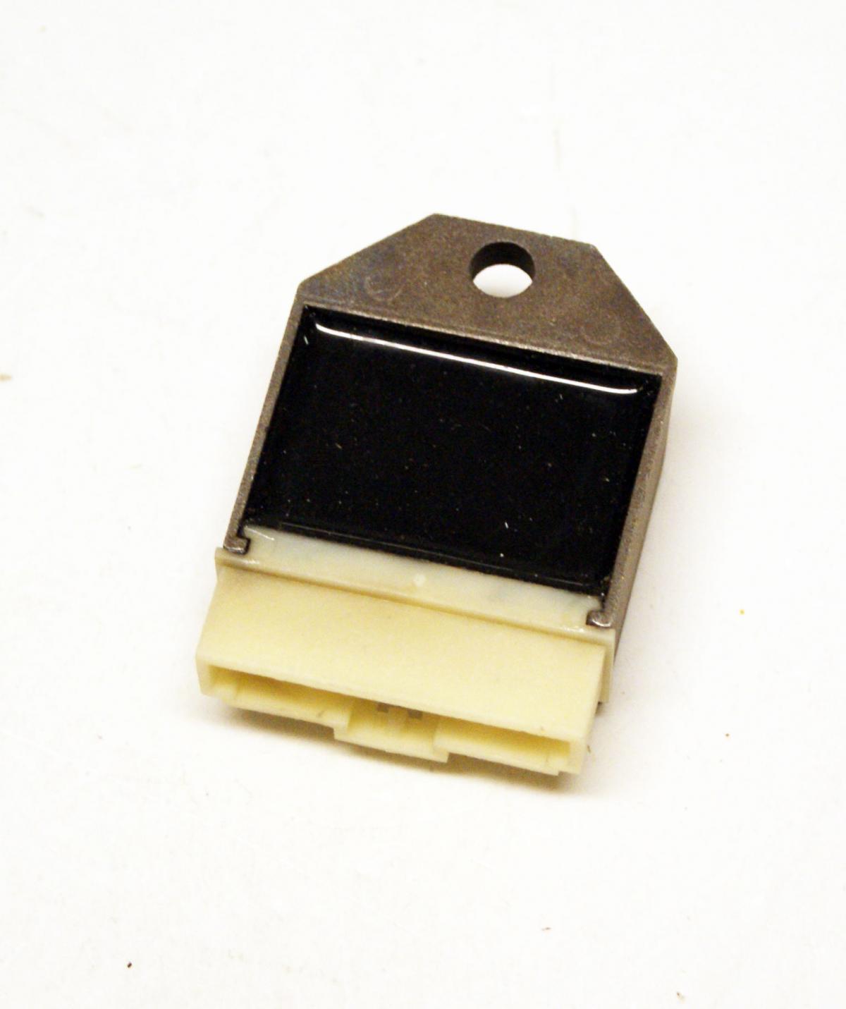 REGULATOR VOLTAGE 12v / 8A, DZE 02015-04 3AH-81960-00-00 thumbnail 2