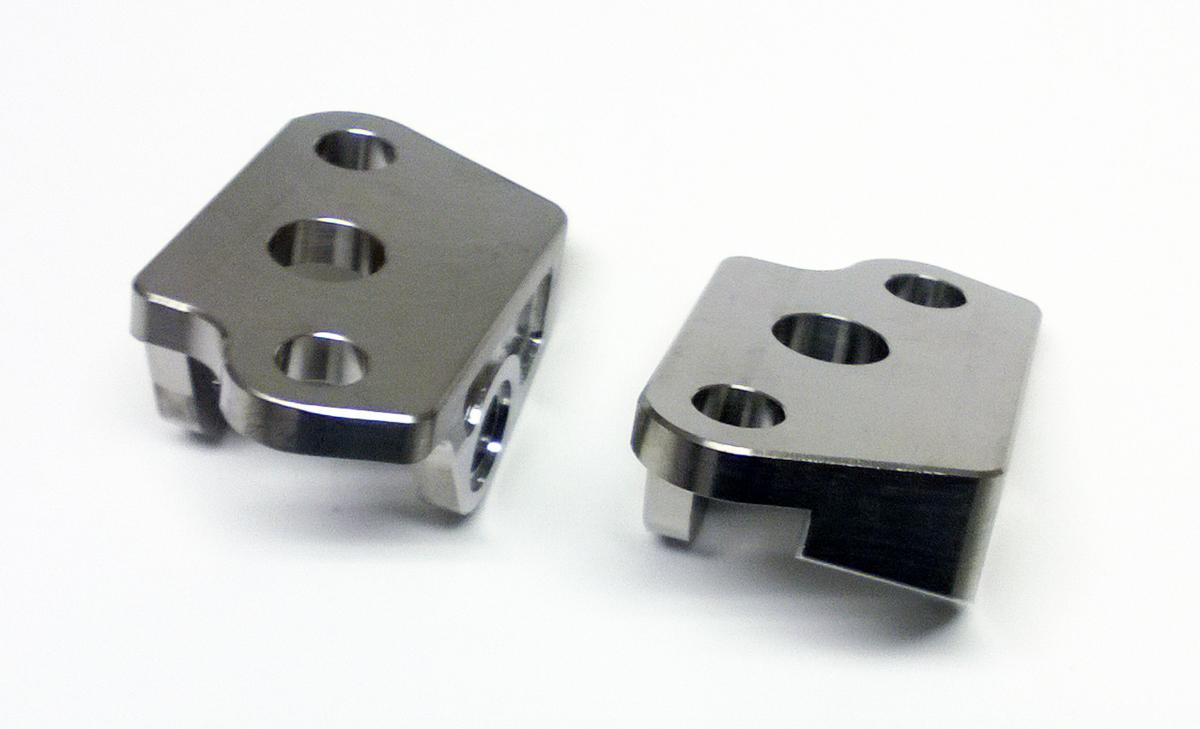 TITANIUM FOOTPEG MOUNTS BRACKETS 06-26 FANTIC YAMAHA XX YZ 125 250 GR5-TI SCAR STFMB151 thumbnail 2